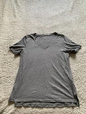 Eddie Bauer Women Short Sleeve V-Neck T-Shirt Gray Size S