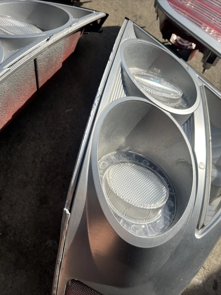 Conjunto de luces traseras LED LH RH usadas genuinas OEM bonitas Infiniti G35 2003-2006 sedán Foto 3 de 4