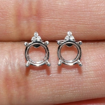 Round 6mm Earring Semi Mount In 14k White Gold With Diamond Accents (32501)