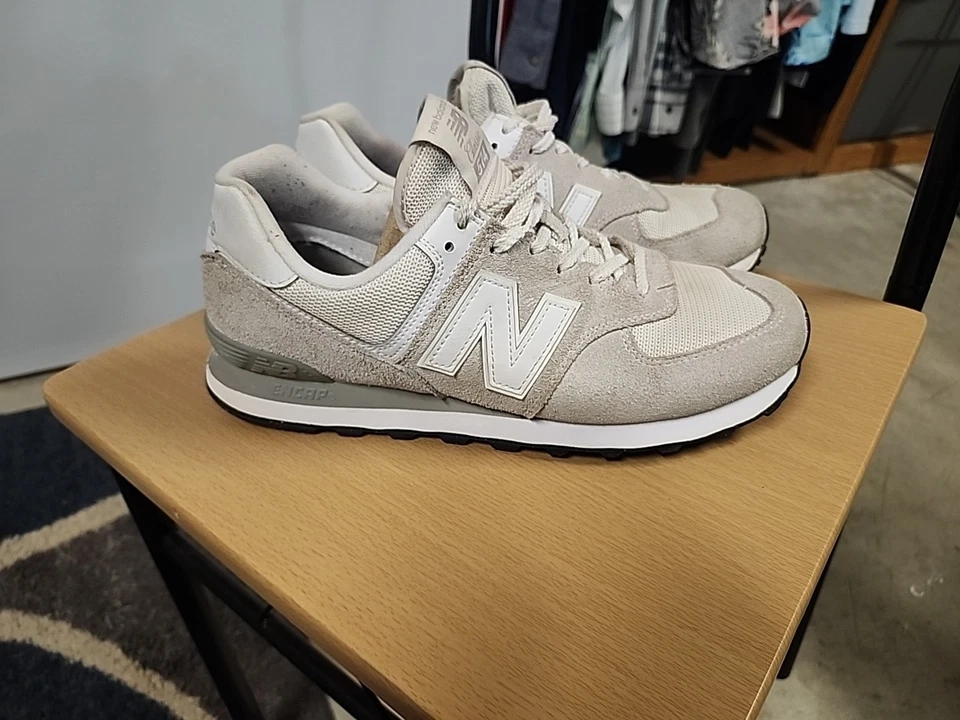 Talla 10 - New Balance 574 Clásico Beige W Foto 2 de 4