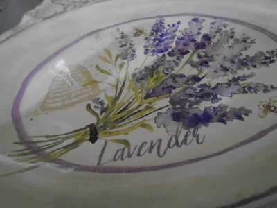 Flowery plate ceramic Certified International flawless green/lavender 7''x5''