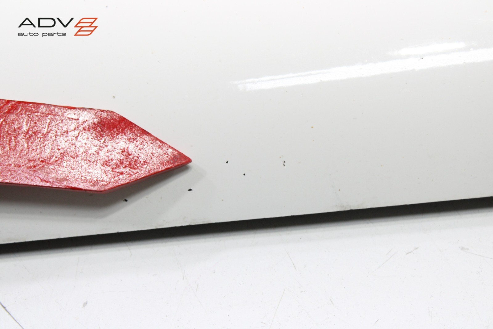 2017 - 2020 MASERATI LEVANTE FRONT LEFT DRIVER SIDE DOOR LOWER MOLDING OEM