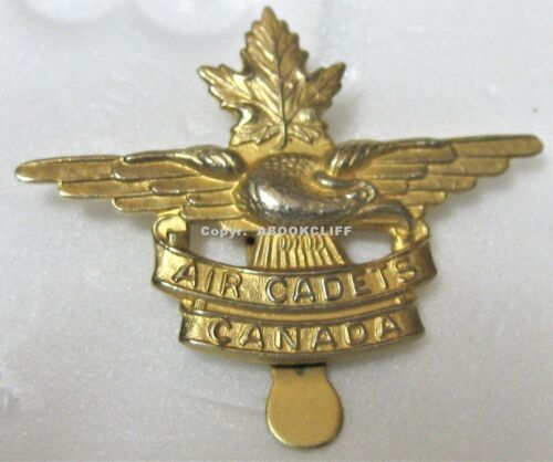 OLD Canadian Air Cadets CAP BADGE Gold Tone - Picture 1 of 4