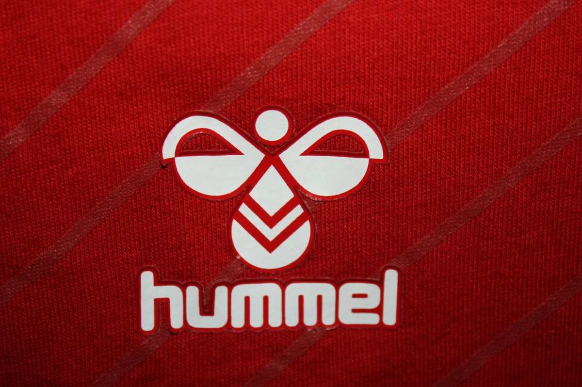 Veste enfant - Hummel - Core - Rouge - Manches longues - Sports d'hiver Veste enfant - Hummel - Core - Rouge - Manches longues - Sports d'hiver