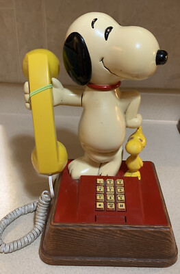Set Of 2 SNOOPY AND WOODSTOCK PHONES Vintage Circa 1976 Touch Tone