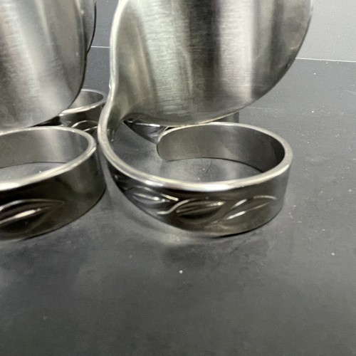SilverTone Spoon Metal Napkin Rings Set 4 Cottagecore Maximalism Holder vtg - Picture 7 of 8