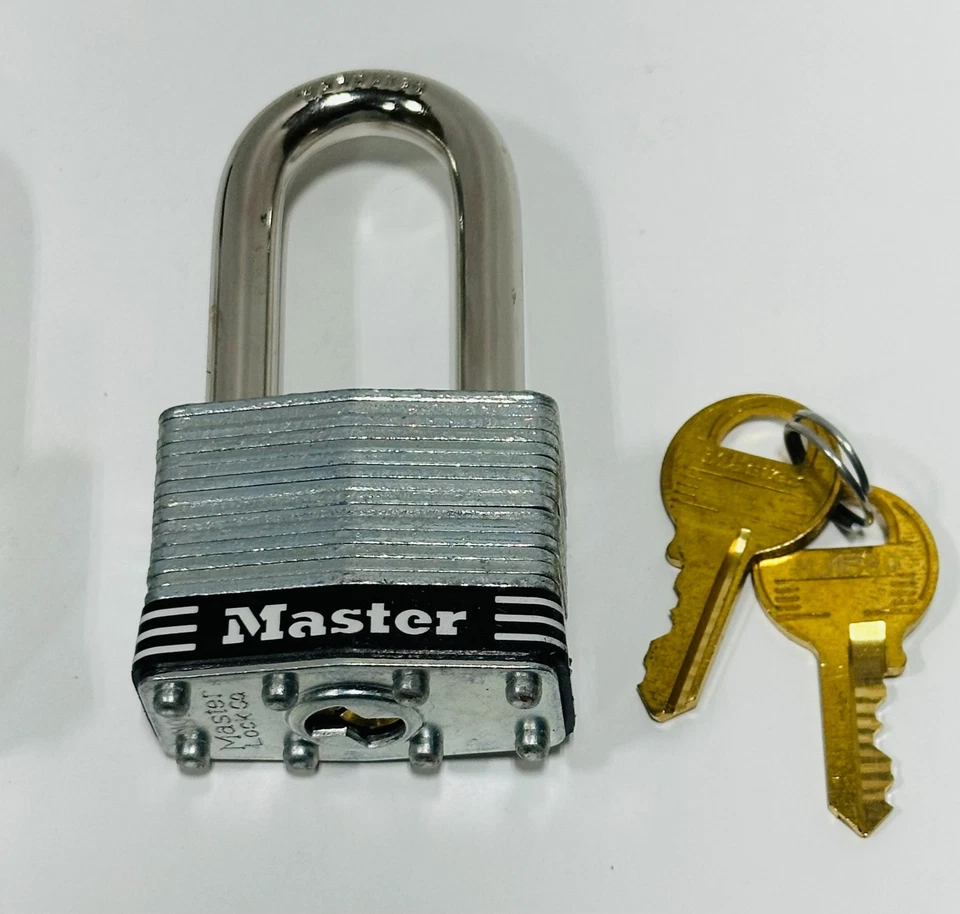 Master Lock Commercial Security Padlocks  ASTMF883~ 2" Shackle 2 Keys lot of 2 - Image 4 of 4