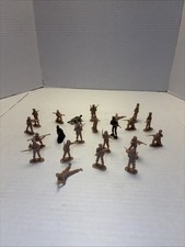 Plastic Army Men Lot Of 23