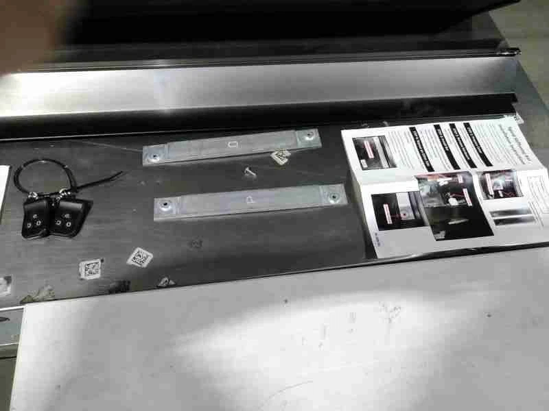 Retrax PowertraxPRO XR Tonneau Cover For 20-26 Chevrolet/GMC 2500/3500 6'9" Bed - Image 4 of 4