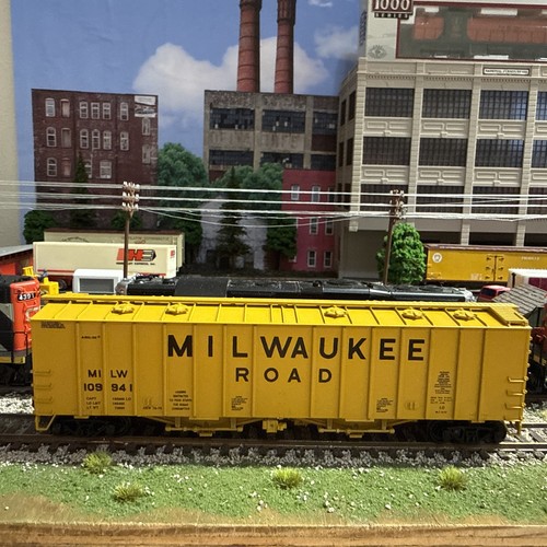 WALTHERS 50' TOLVA DE DESLIZAMIENTO AÉREO - MILWAUKEE ROAD #109941 - ESCALA HO | Zustand: Used