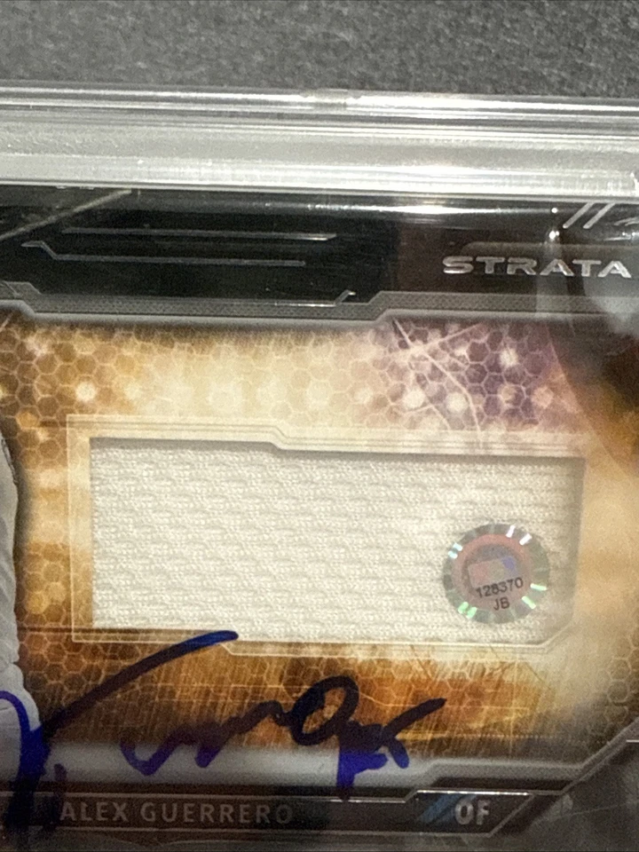 2015 Topps Strata Alex Guerrero Auto Relic Dodgers PSA - Image 3 of 4