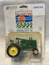 ERTL John Deere B 1/32 NIB