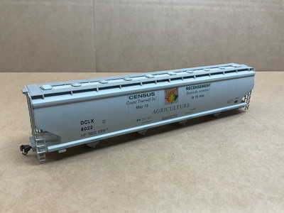 WALTHERS HO SCALE COVERED GRAIN HOPPER CAR 4 BAY HOPPER CENSUS 2001 NO TRUCKS