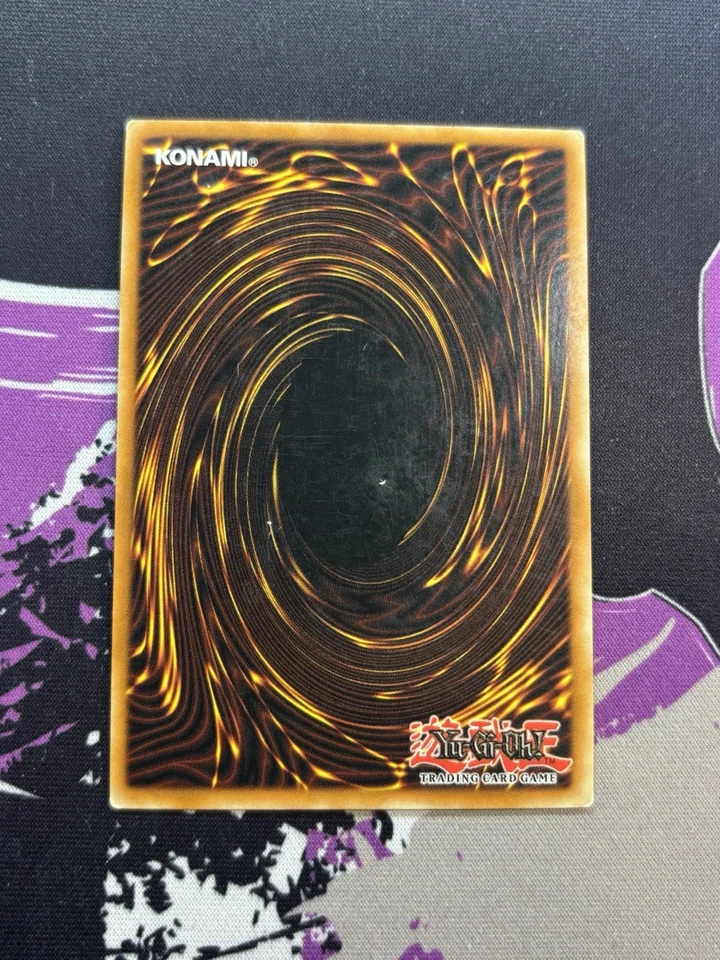 Yugioh Blue-Eyes White Dragon SDK-001 Ultra Rare Unlimited LP Starter Deck Kaiba - Image 2 of 2