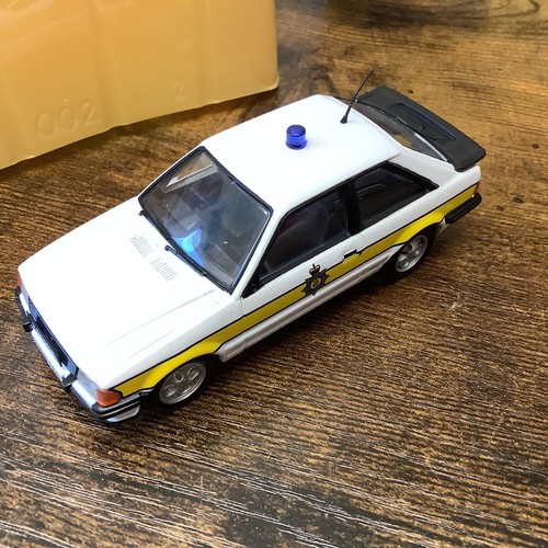 CORGI VANGUARDS VA11002 FORD ESCORT XR3i CAMBRIDGESHIRE POLICE BOXED - Picture 8 of 12