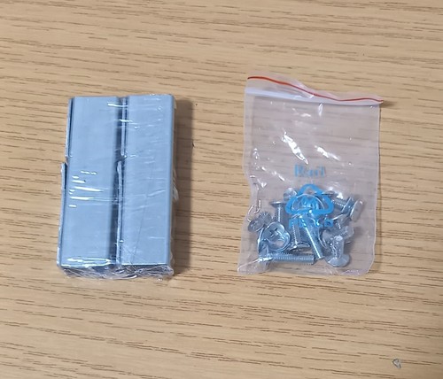 Supermicro MCP-290-0060-0N Threaded Rail Adapter Kit Set for Round Hole Racks - 第 1/2 張圖片