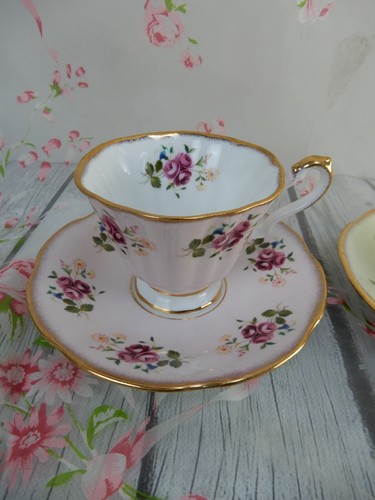 Juego de dos tazas y platillos vintage Rosina Bone China hechos en Inglaterra - Imagen 8 de 13
