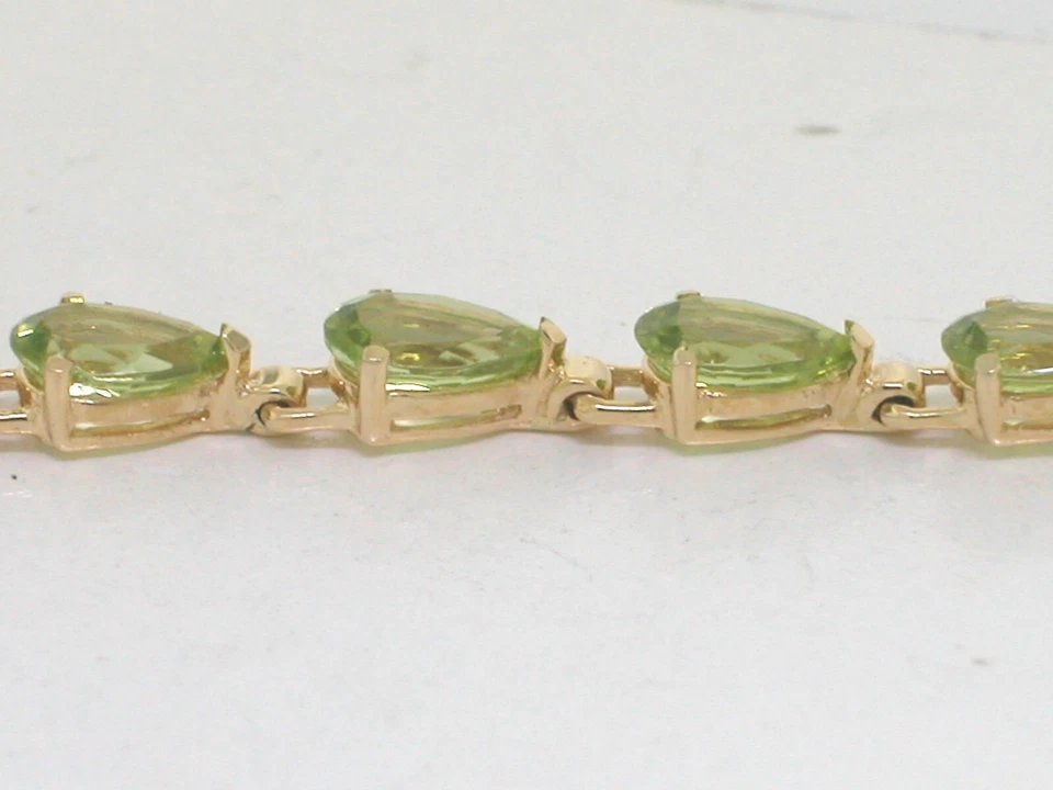 Elegantes Armband 750 Gelbgold 18Kt Gold  21 facettierte Peridots total 8,8ct - Bild 2 von 4