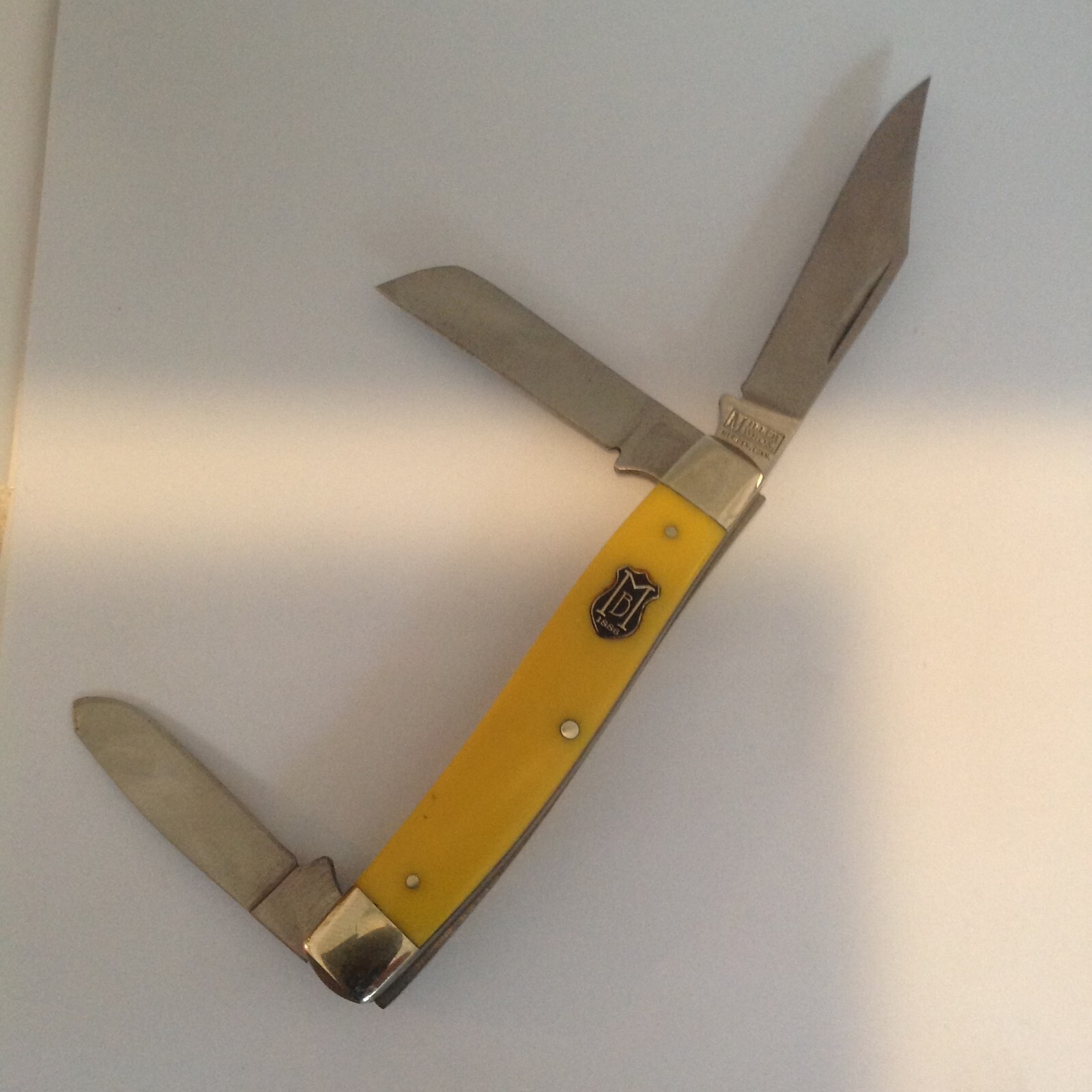 New Miller Brothers Yellow Large 4.5 Closed Stockman 8" Open Scaler Knife