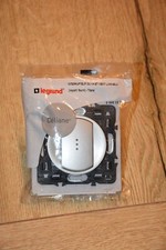 INTERRUPTEUR SOFT LUMINEUX CÉLIANE 10 A LIVRÉ AVEC ENJOLIVEUR TITANE LEGRAND 099