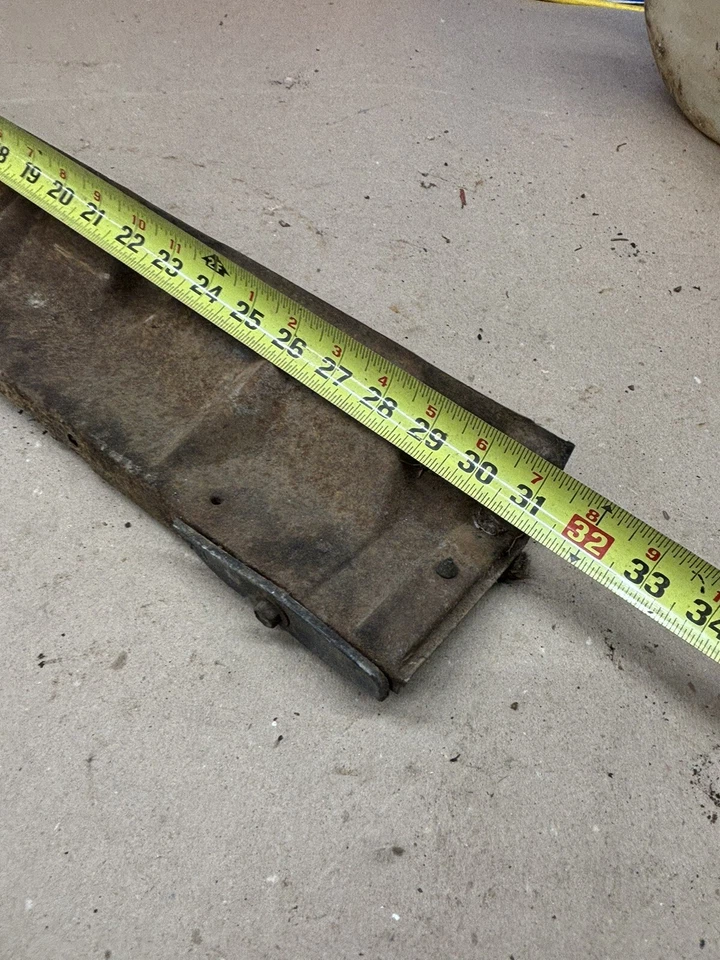 1973 1977 78 1980 Chevrolet C20 GMC K10 C10 Ventilador de radiador Cubierta Soporte de montaje Oe Foto 3 de 4