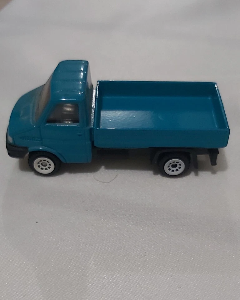 Siku Iveco – Collectible Diecast Model Truck, Rare Edition! - Image 2 of 4