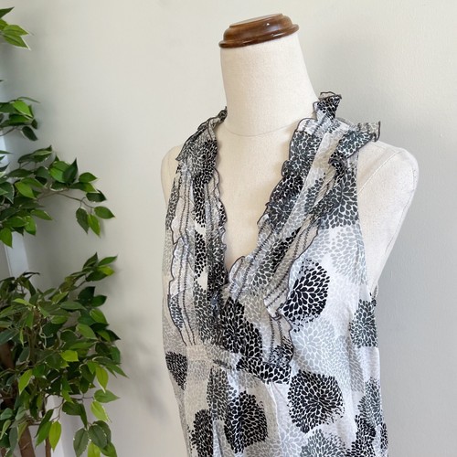 Old Navy Womens Top Blouse Sleeveless Size S Ruffle Neck Grey Pattern - Picture 3 of 9