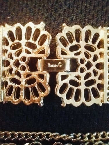 VTG Rare Signed Mid-Century Crown Trifari 7 strand necklace Choker Clasp Closure - Picture 8 of 10