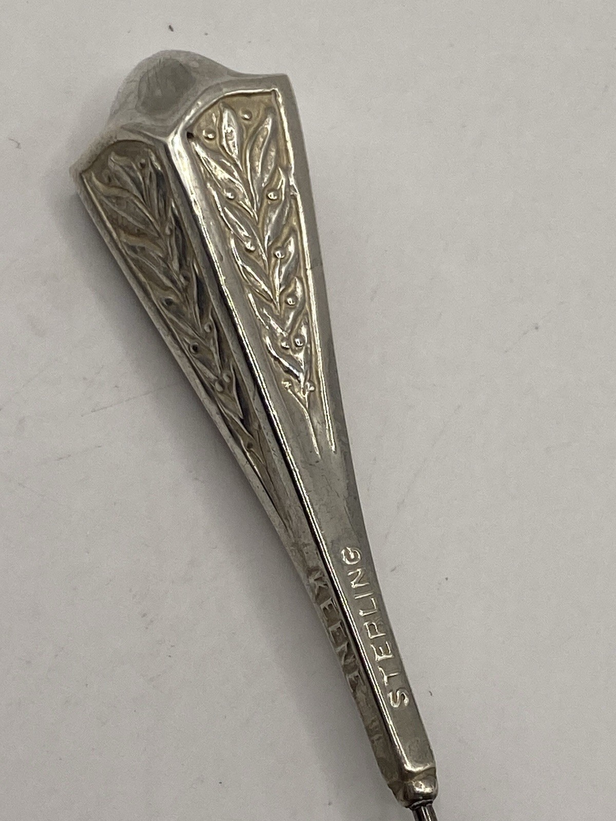 SILVER ART DECO HAT PIN BY KEENE (A563)