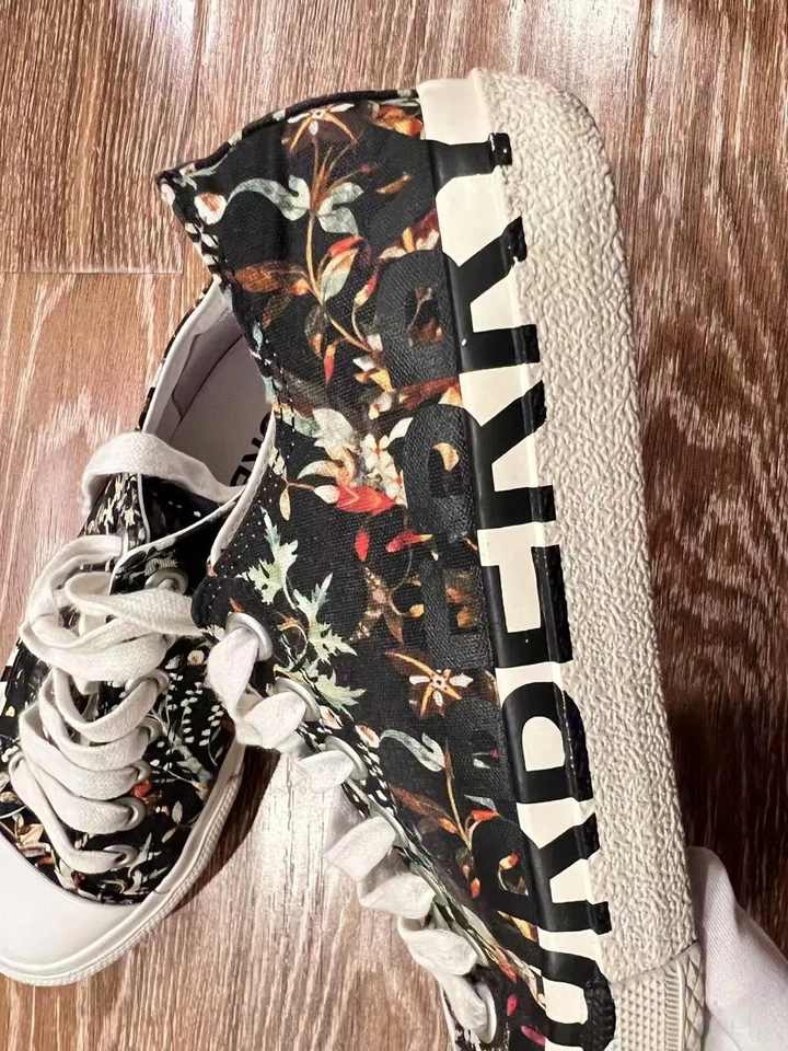 Burberry Sneakers At Truly Good Condition, Size EU 37/US 6.5. - Image 2 of 4