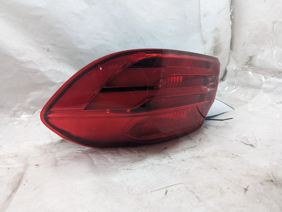 Крепление на четверть панели заднего фонаря для пассажира подходит для BMW M4 15–17 годов выпуска, 63217296100 - Изображение 3 из 4