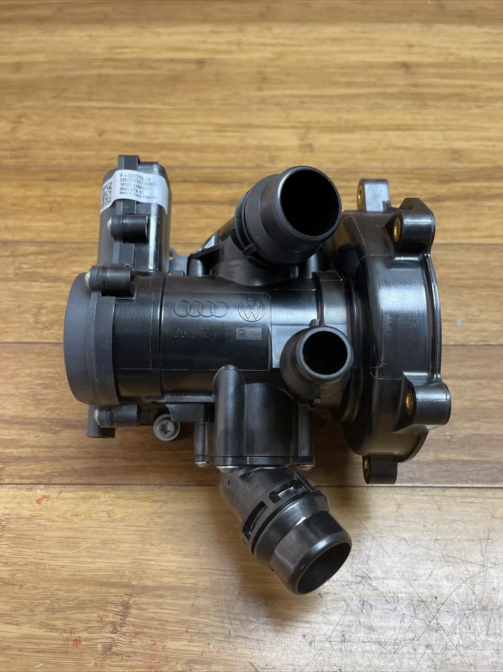 Kit de bomba de agua termostato Audi A4 A5 A6 Q7 Q3 TT 2012-2025 FABRICANTE DE EQUIPOS ORIGINALES *NOTA* Foto 3 de 4