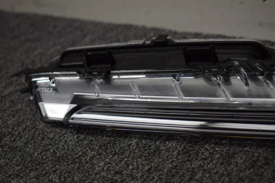 2019-2020 PORSCHE CAYENNE S DAYTIME LIGHT RIGHT SIDE FACTORY OEM - Image 2 of 4