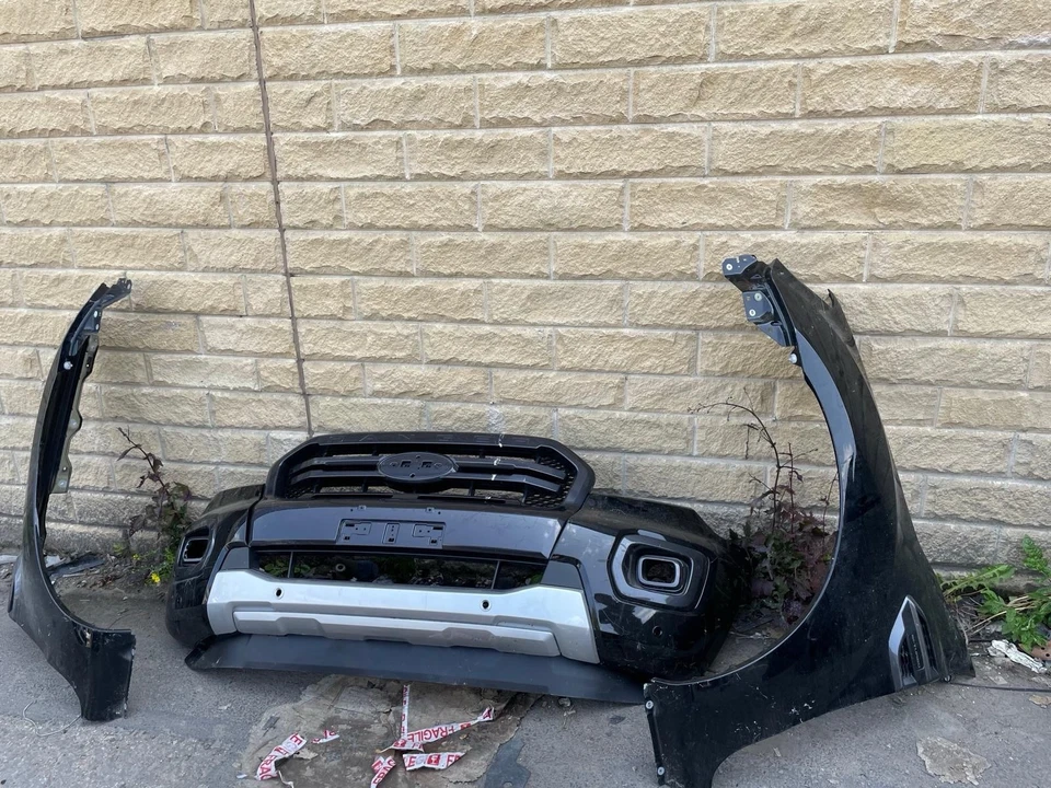 Ford Ranger Front Bumper And Both Wings 2019 - Image 2 of 2