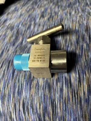 Swagelok SS-26VM8-F8 Integral Bonnet Needle Valve