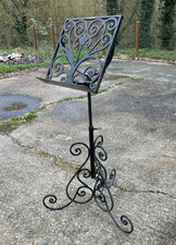 Lutrin ou chevalet en fer forgé