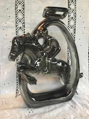 Bouteille de liqueur vide Garnier Enghien Paris " le Jockey", année 1975. N°38 - Photo 1/4