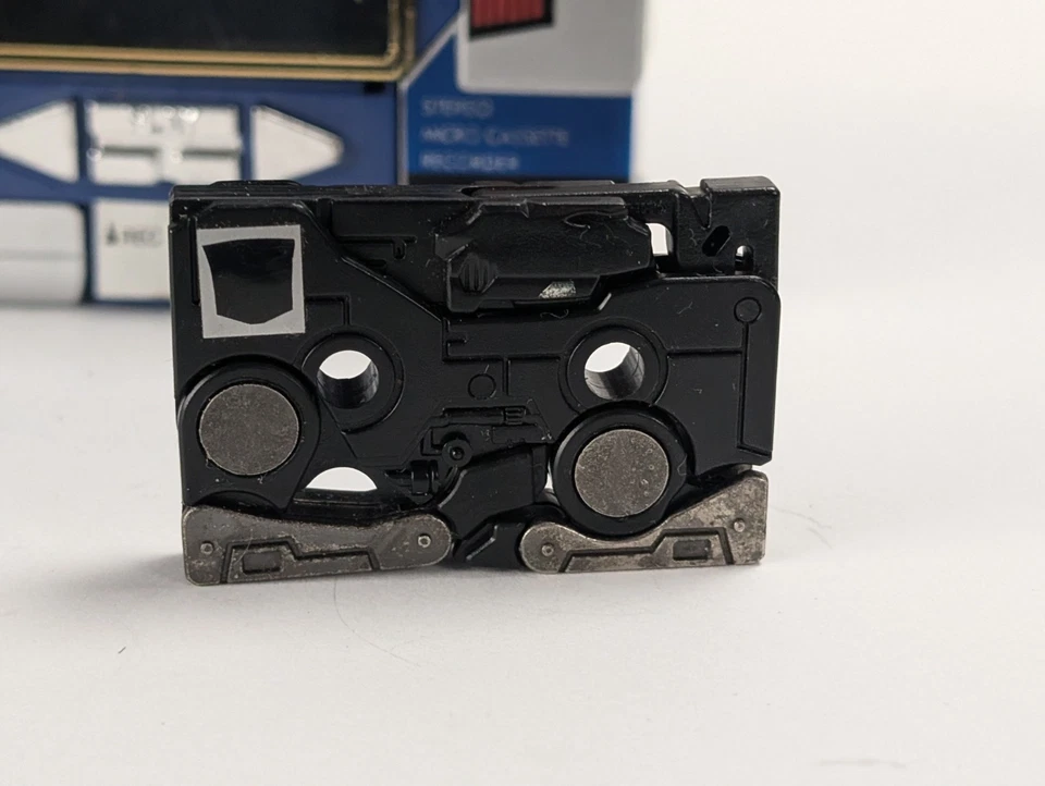 1984 Hasbro Transformers Soundwave & Ravage Vintage G1 Action Figure - Image 4 of 4