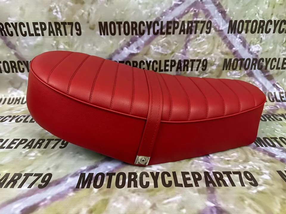 Honda XL100 XL100 K0 1974-1975 New Complete Motorcycle Seat Red With Strap. - Image 2 of 4