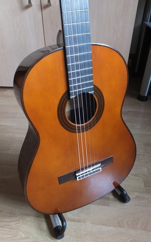 Vintage Yamaha Classical Guitar G 250S (1977-81) with Hardshell Protective Case - Picture 8 of 24