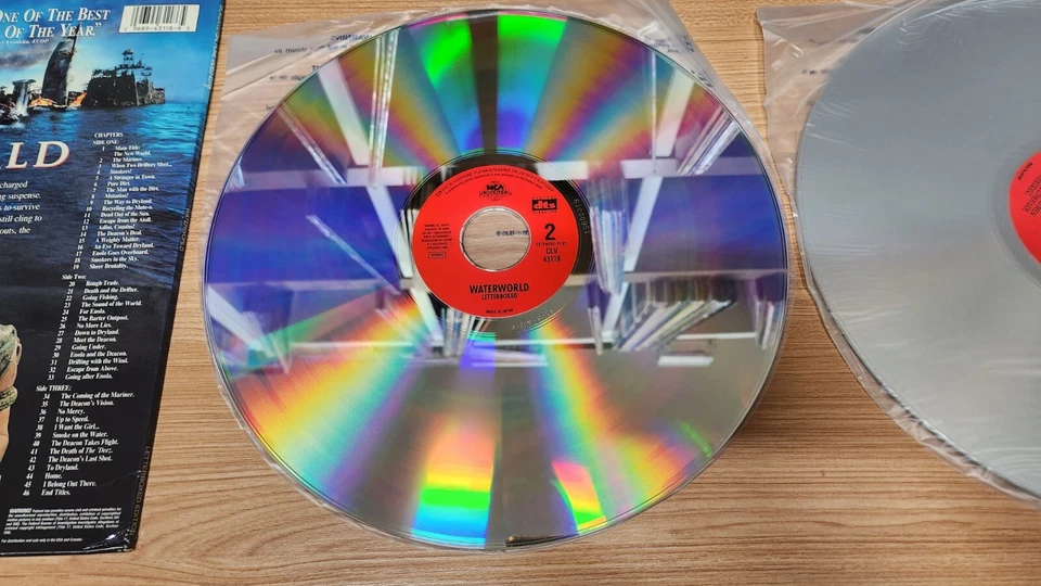 Waterworld dts US laserdisc - Image 3 of 4