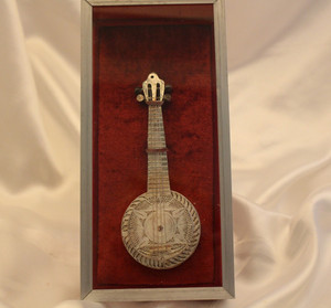 .925 STERLING SILVER FILIGREE 6" BANJO - 4 STRING - IN VELVETY /GLASS  DISPLAY