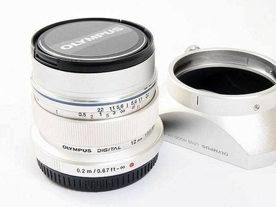 Olympus M.Zuiko Digital ED 12mm F2 AF Weitwinkel Prime Objektiv Silber aus Japan