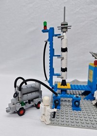 Lego 920 Classic Space - Alpha-1 Rocket Base *Used* with *Instructions*