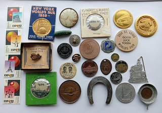 Job lot 29 X Antique / Vintage USA exposition & World Fair collectibles / coins