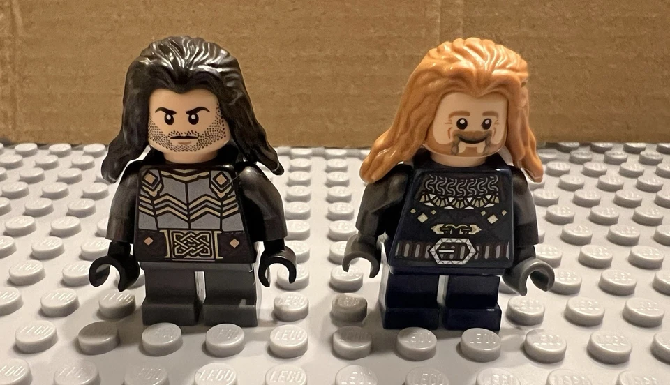 LEGO Auténticas Minifiguras de El Hobbit Enano con Accesorios — Excelente Estado Foto 2 de 4