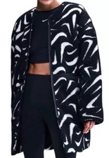 180 Nike Womens Swoosh Loose Fit High-Pile Jacket XS Black White FV8025-010