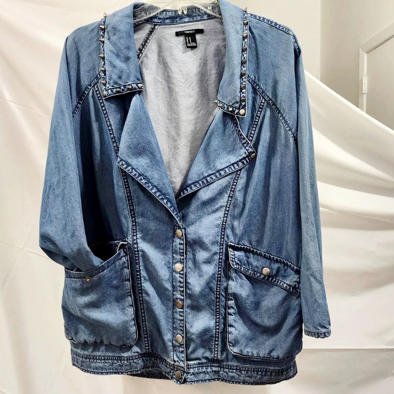 Women's Forever 21 Oversized Spiked Collar Denim Jacket, Med