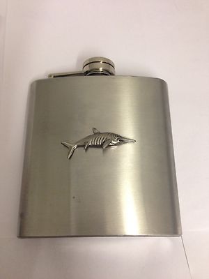 Ichthyosaurus WE-PJ/IP Zinn Emblem auf einem 6oz Edelstahl Hüftkolben