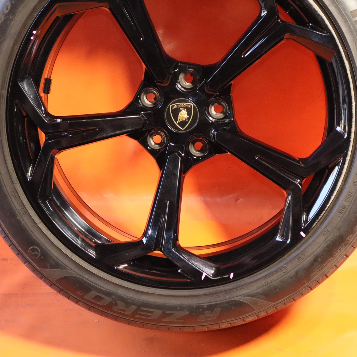 Lamborghini Urus 2019-2023 Front Wheel
